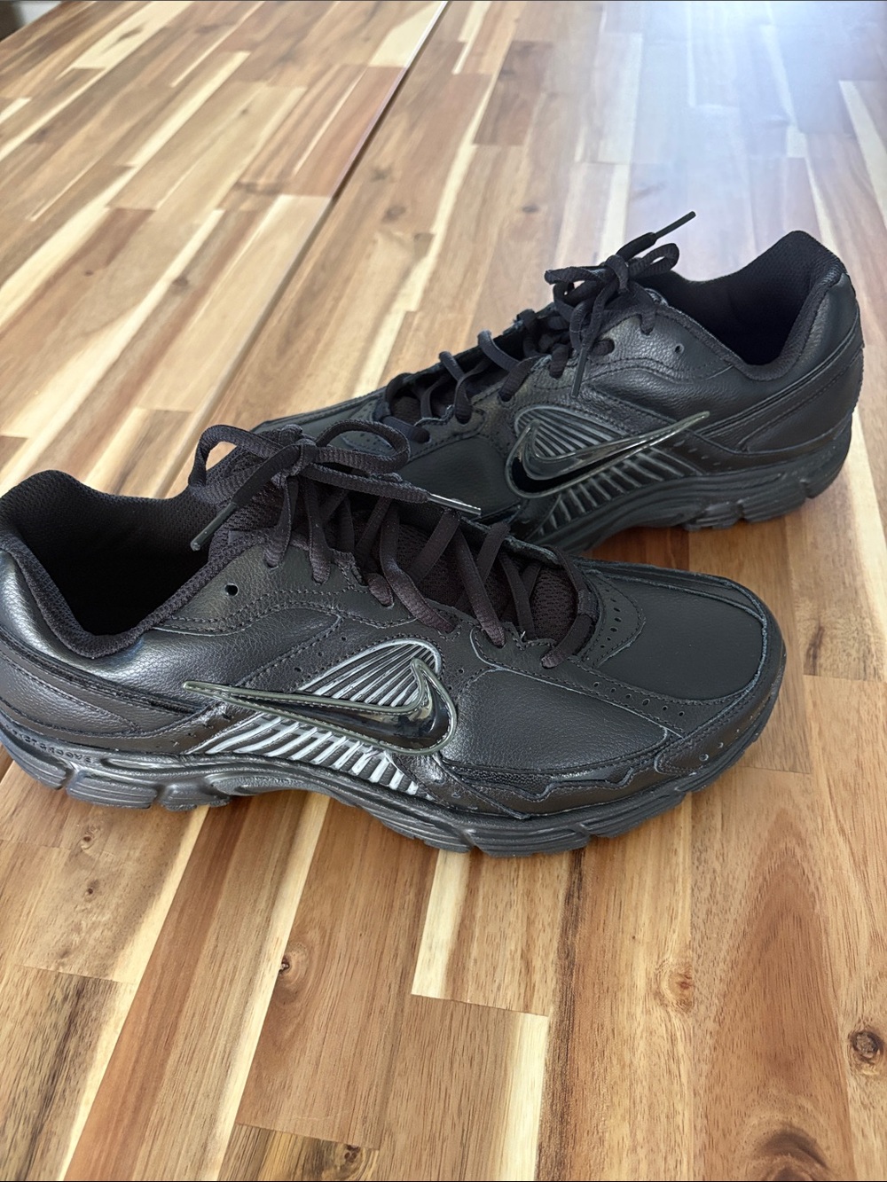 NWOT Nike Dart 7 Sneakers Black Size 11